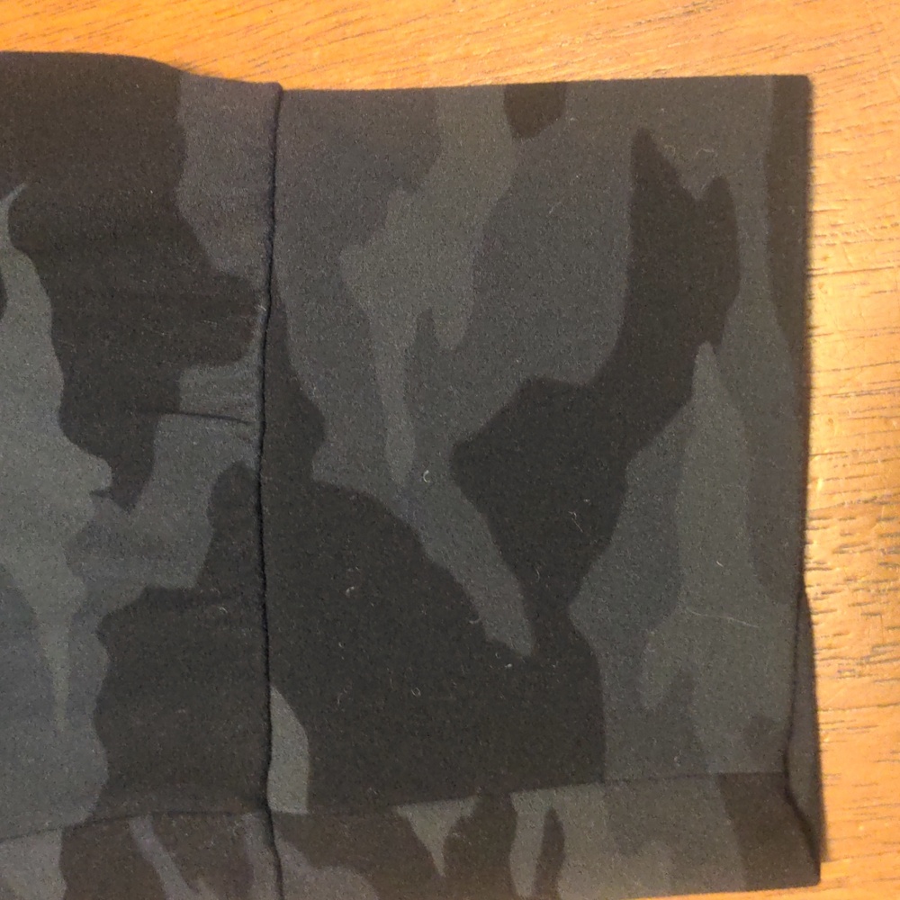 Athleta Salutation Black and Grey Camo Jogger Cropped Yoga pant - Picture 6 of 6